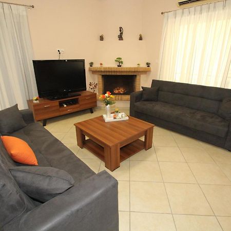 Spacious Country Apartment Vravrona Exterior photo